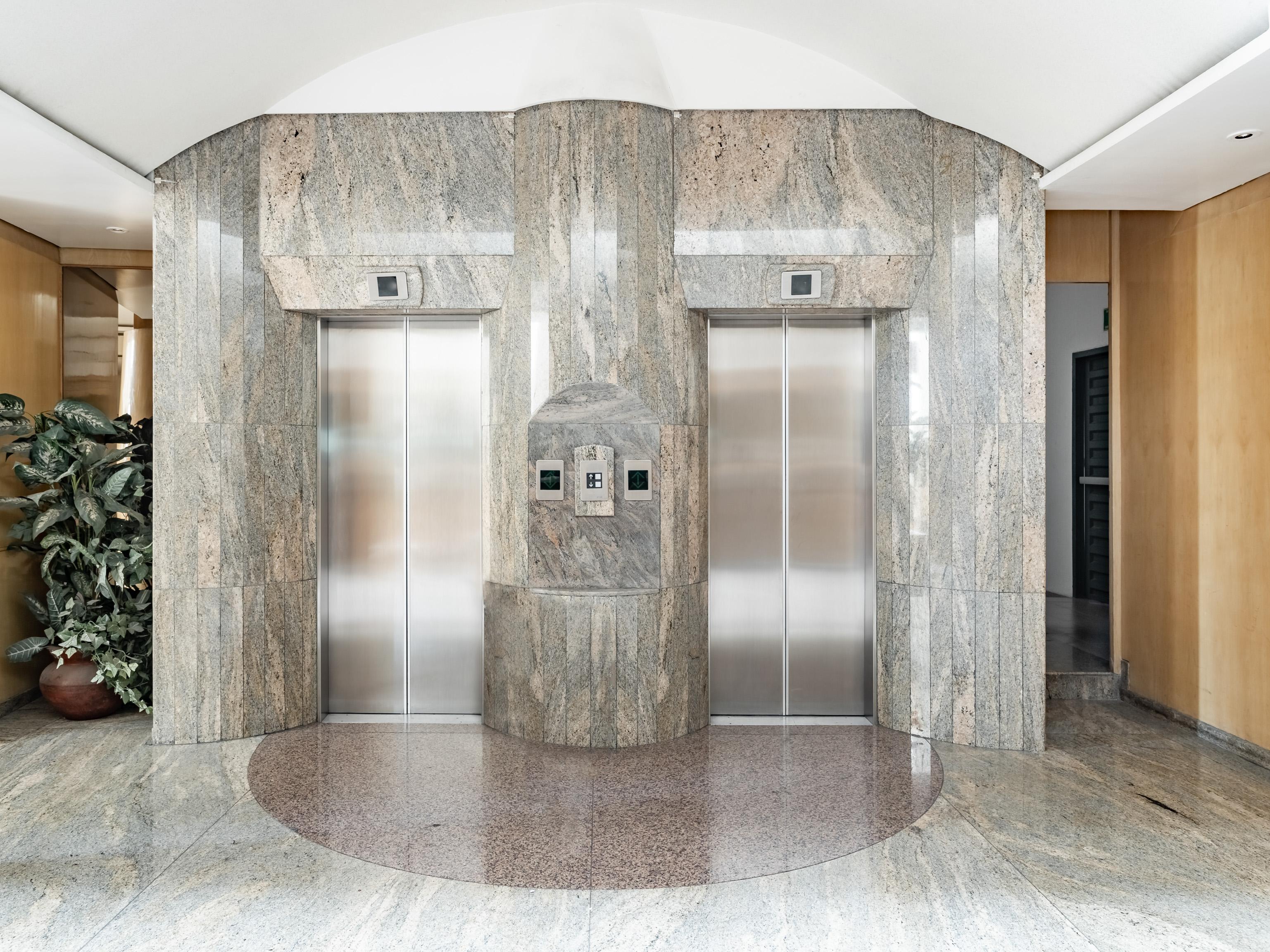 ホテル キャピタル オー アンドラーデ メキシコシティ エクステリア 写真 Elevators in a hotel